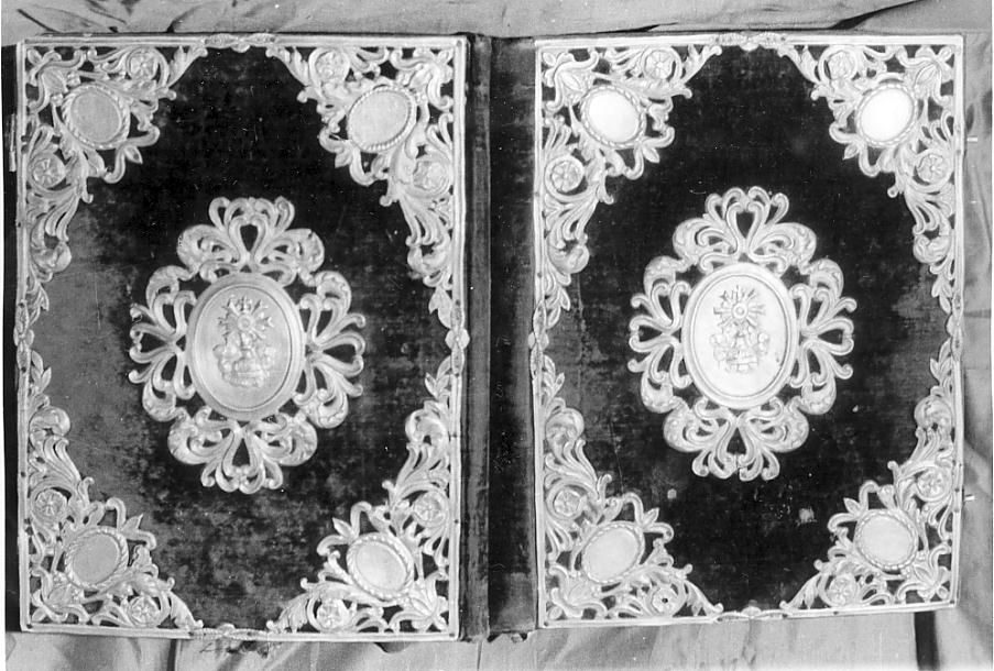 coperta di libro liturgico, opera isolata - ambito Italia settentrionale (primo quarto sec. XVIII)