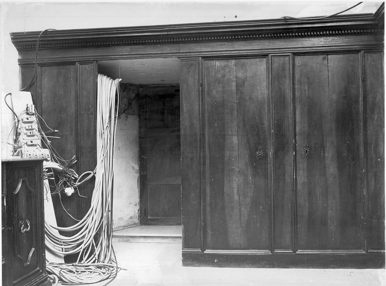 armadio, opera isolata - manifattura mantovana (metà sec. XVIII)