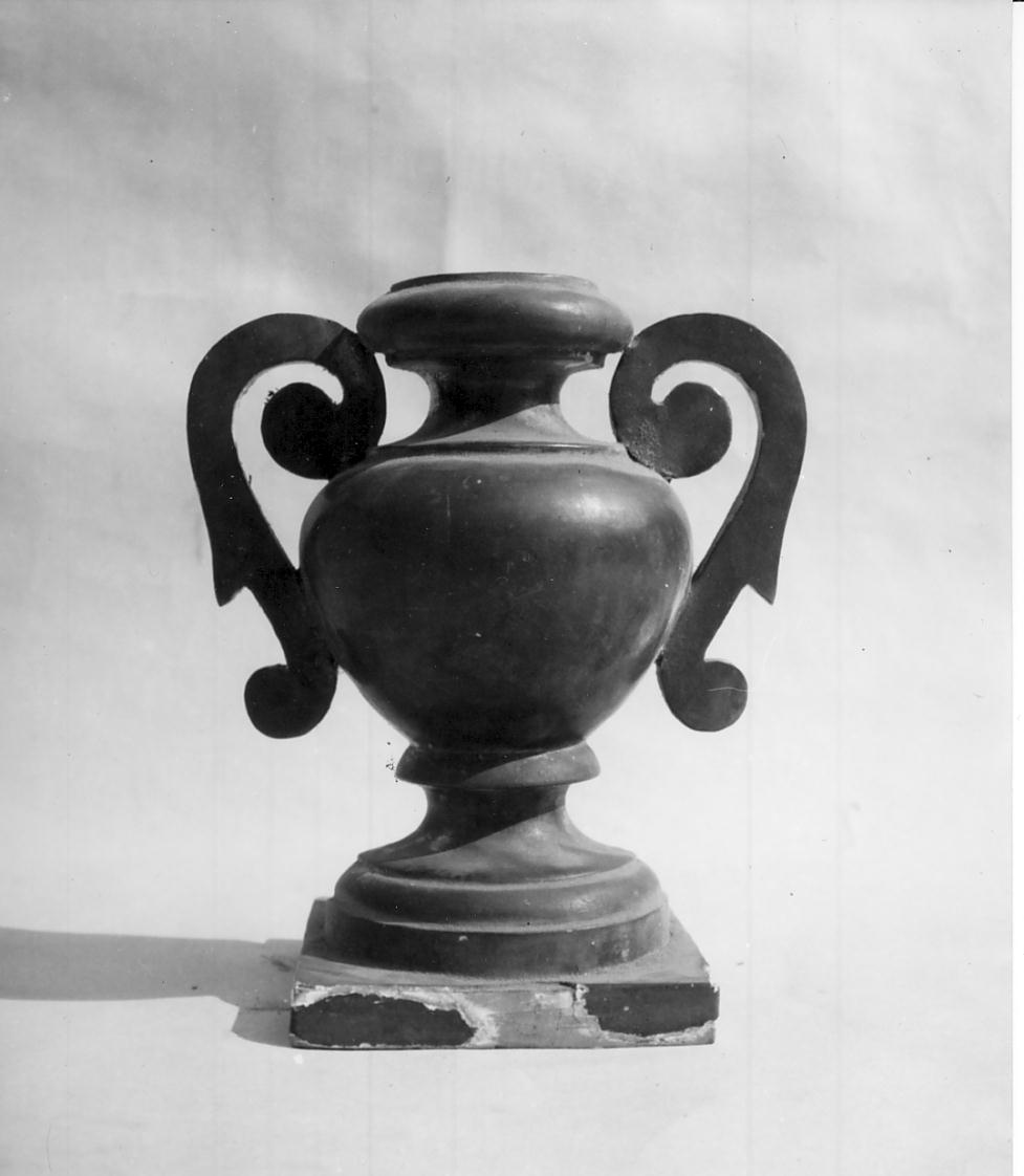 vaso d'altare con composizione floreale, serie - ambito cremonese (fine sec. XVIII)