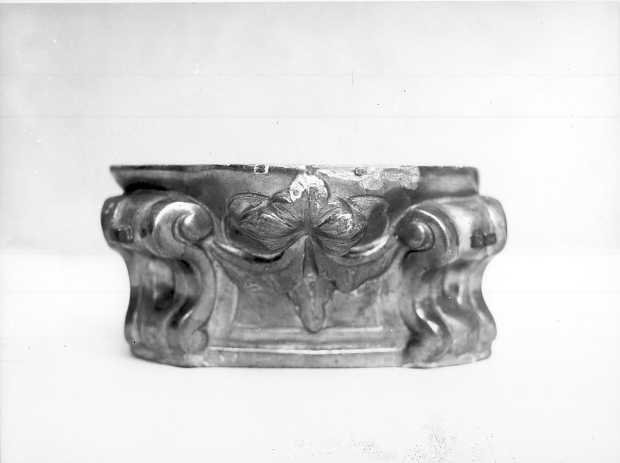 piedistallo, opera isolata - ambito cremonese (sec. XVIII)