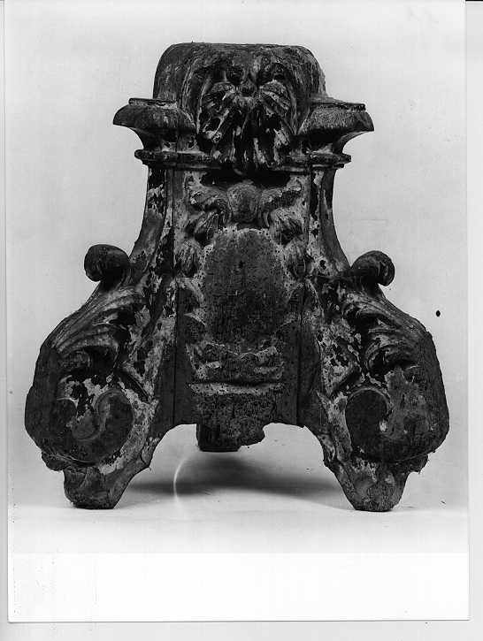 base per il cero pasquale, opera isolata - bottega emiliana (sec. XVIII)