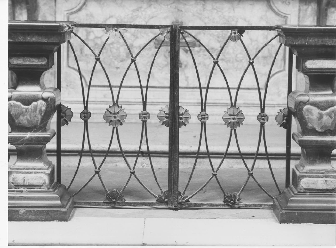 cancello di balaustrata, elemento d'insieme - manifattura mantovana (seconda metà sec. XVIII)