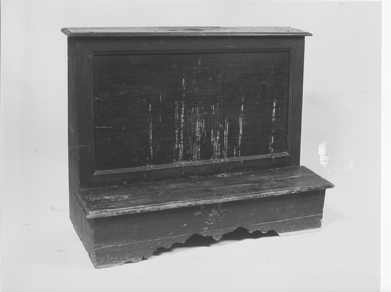 inginocchiatoio, opera isolata - manifattura mantovana (sec. XVIII)