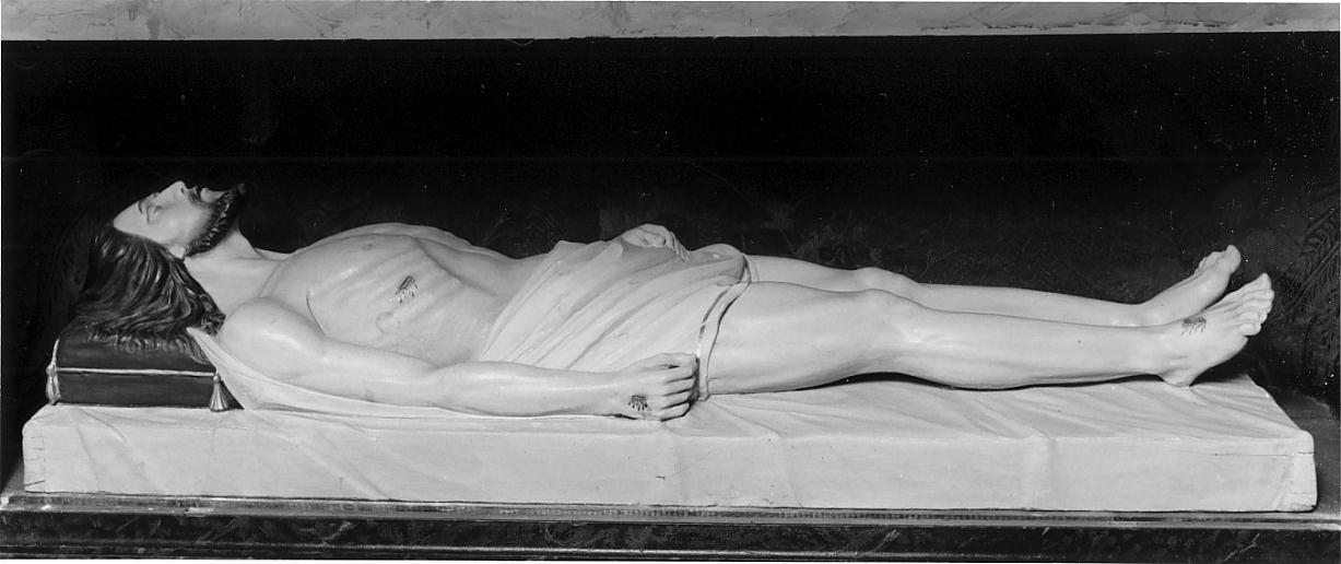 Cristo morto (statua, elemento d'insieme) di Sandrini Martino (prima metà sec. XX)