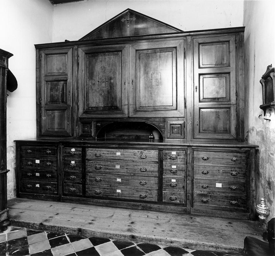 mobile da sacrestia, opera isolata - ambito cremonese (prima metà sec. XIX)