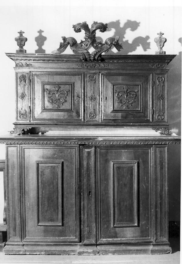 mobile da sacrestia con alzata, opera isolata - ambito bresciano (sec. XVIII)