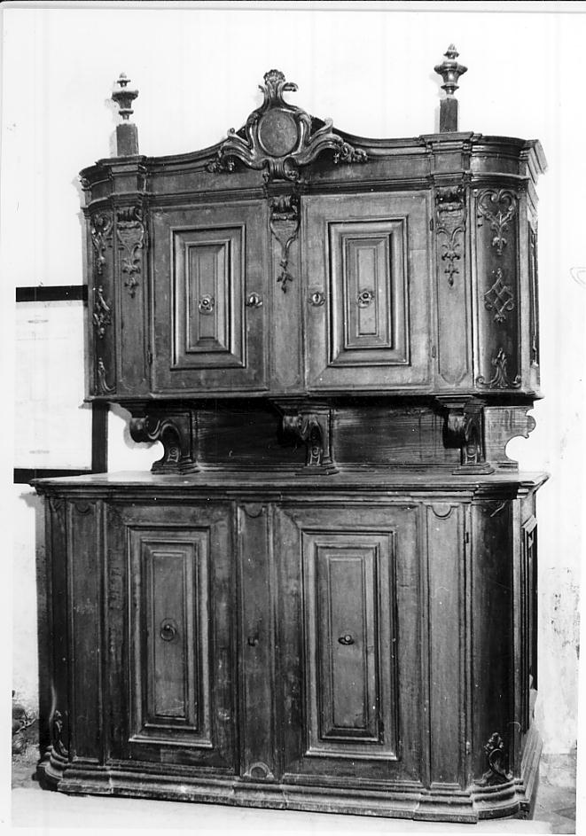mobile da sacrestia con alzata, opera isolata - ambito bresciano (seconda metà sec. XVIII)