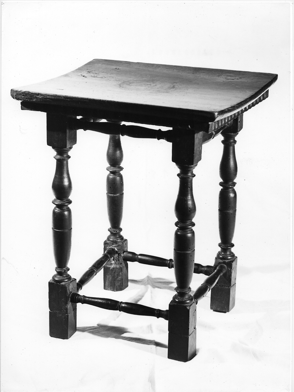 sgabello, opera isolata - ambito lombardo (sec. XVII)