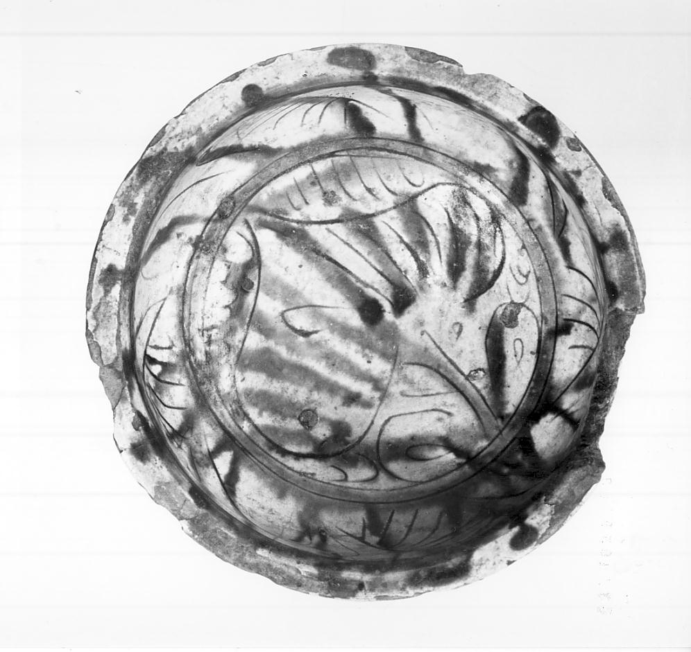 ciotola, opera isolata - manifattura cremonese (seconda metà, inizio sec. XV, sec. XVI)