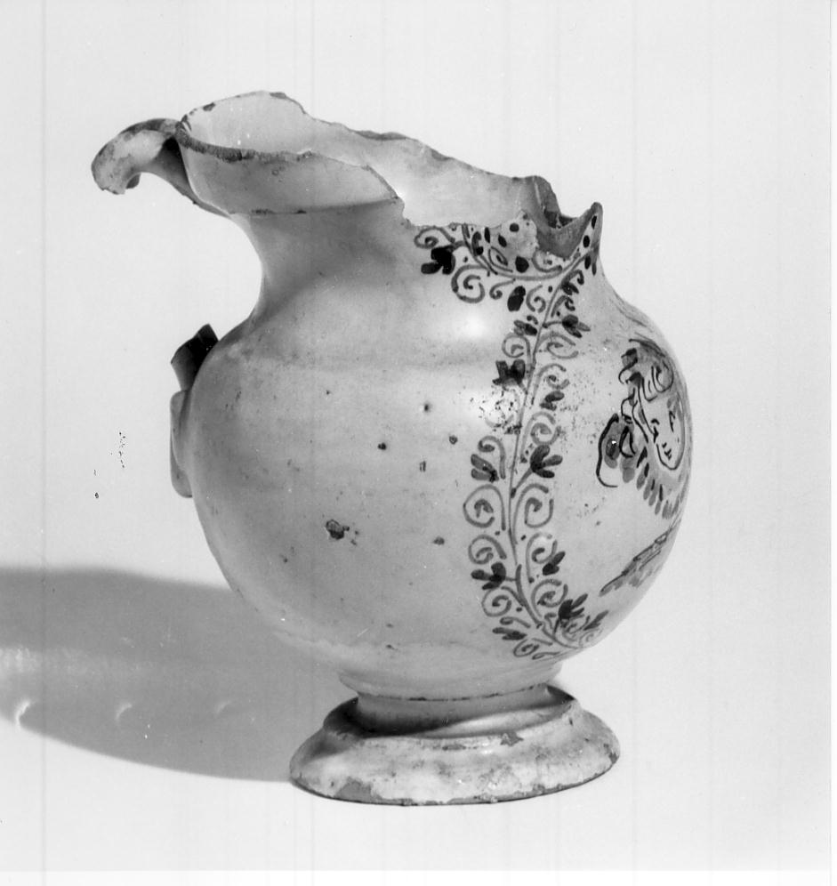 testa di putto alato (boccale, opera isolata) - manifattura faentina (sec. XVI)