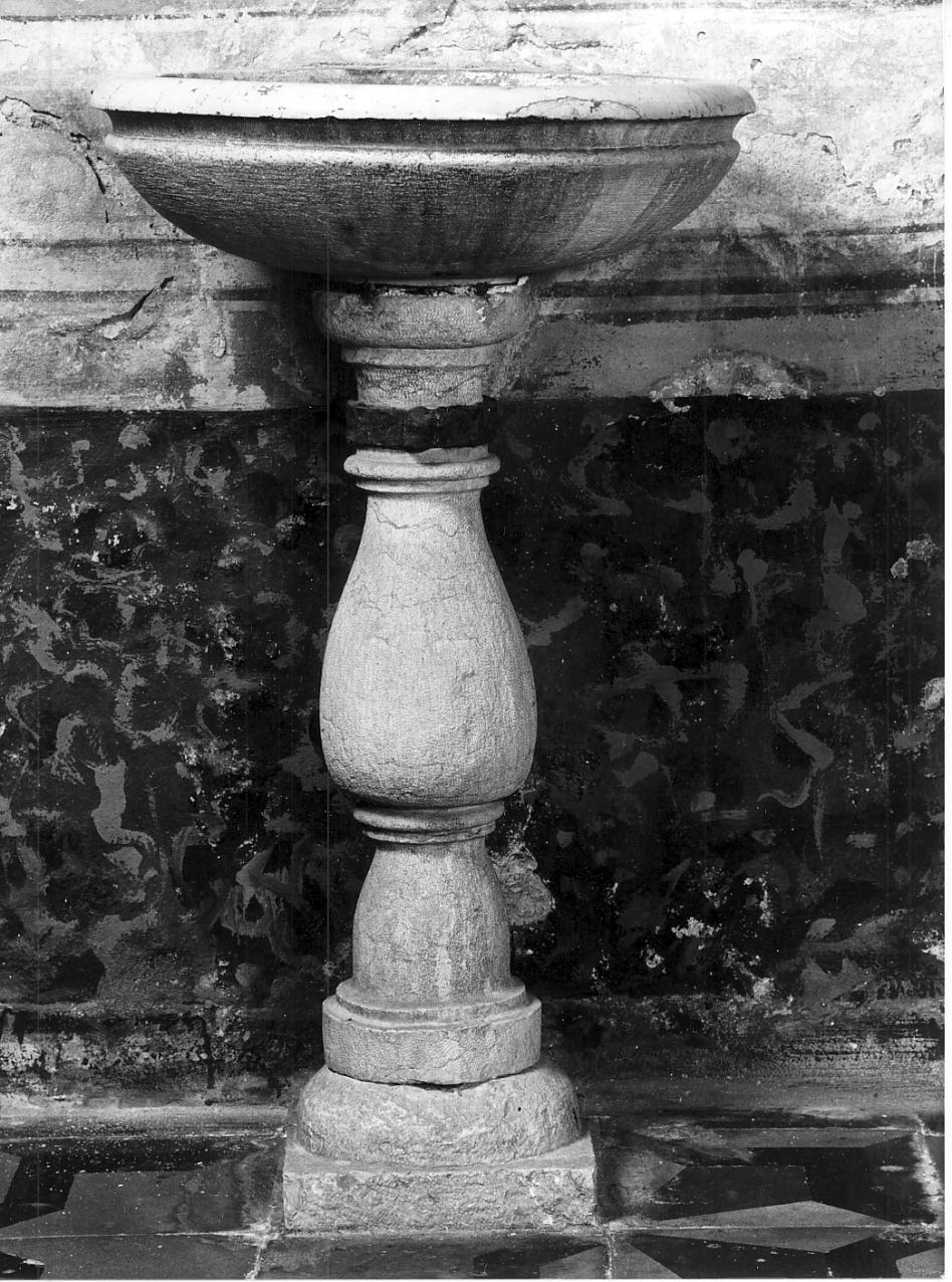 acquasantiera - a fusto, opera isolata - ambito italiano (prima metà sec. XVIII)