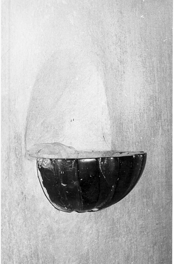 acquasantiera da parete, opera isolata - ambito Italia settentrionale (sec. XVIII)