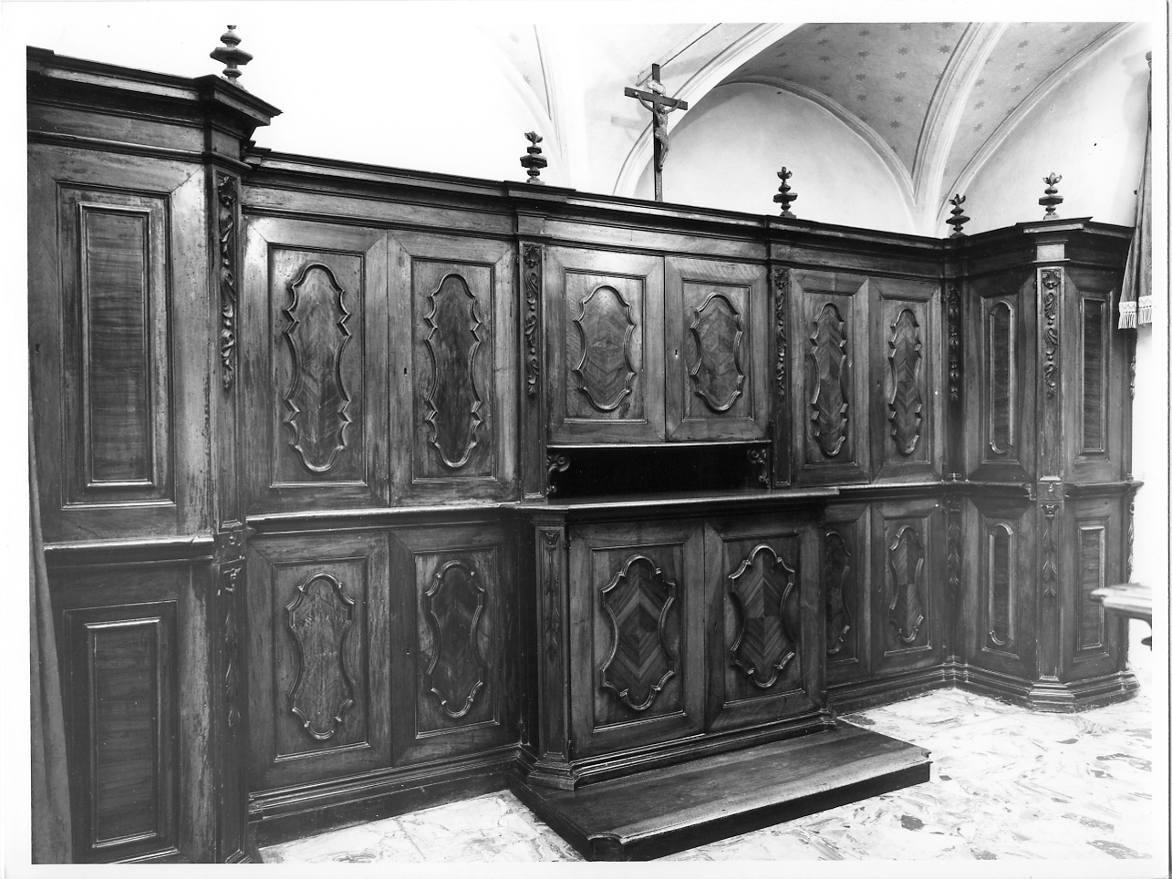 armadio da sacrestia, elemento d'insieme - ambito mantovano (prima metà sec. XVIII)