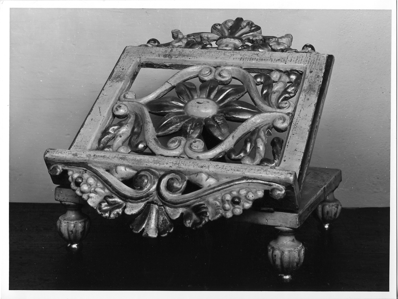 leggio, opera isolata - ambito mantovano (sec. XIX)