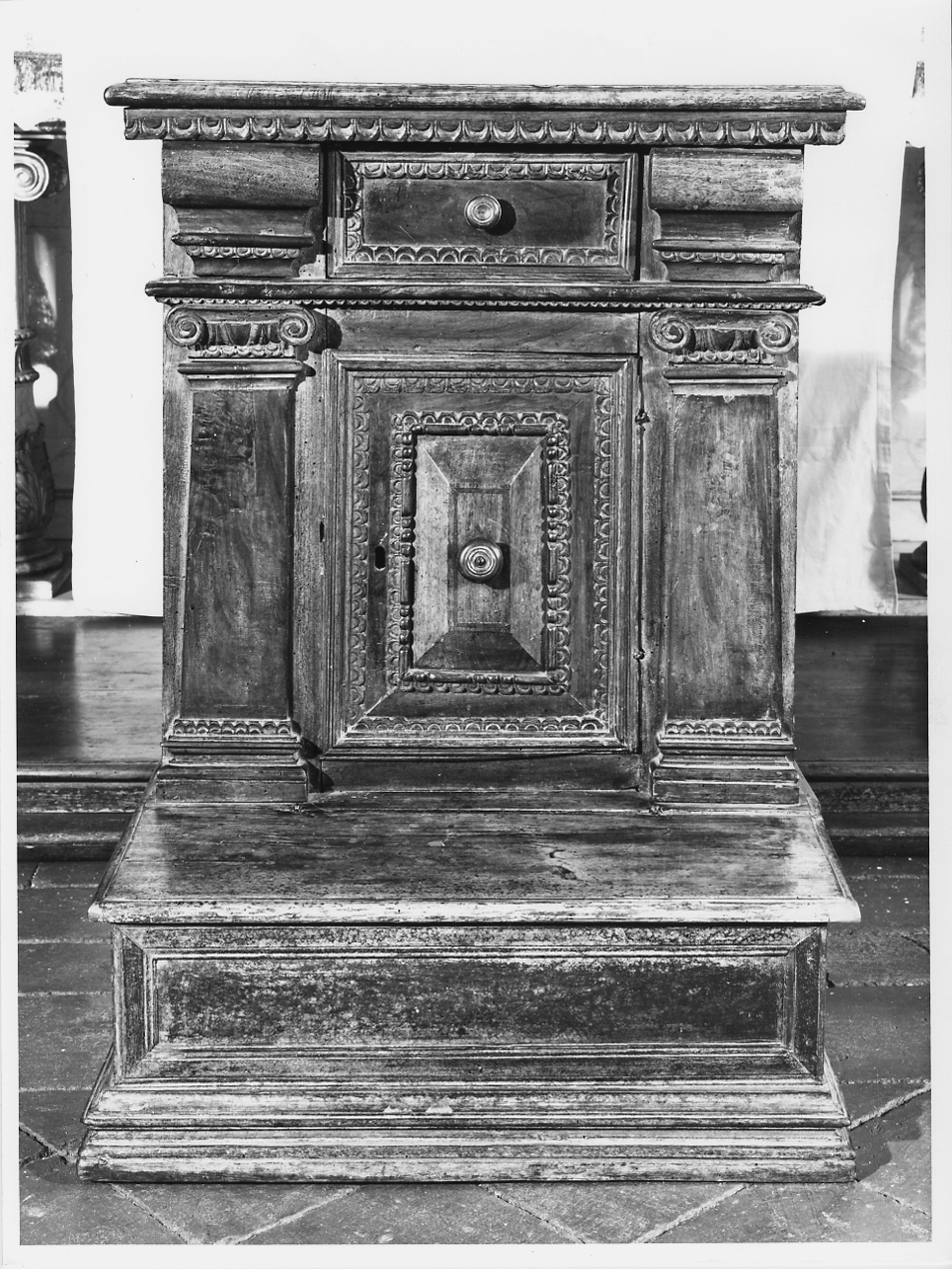 inginocchiatoio, opera isolata - ambito mantovano (seconda metà sec. XVI)