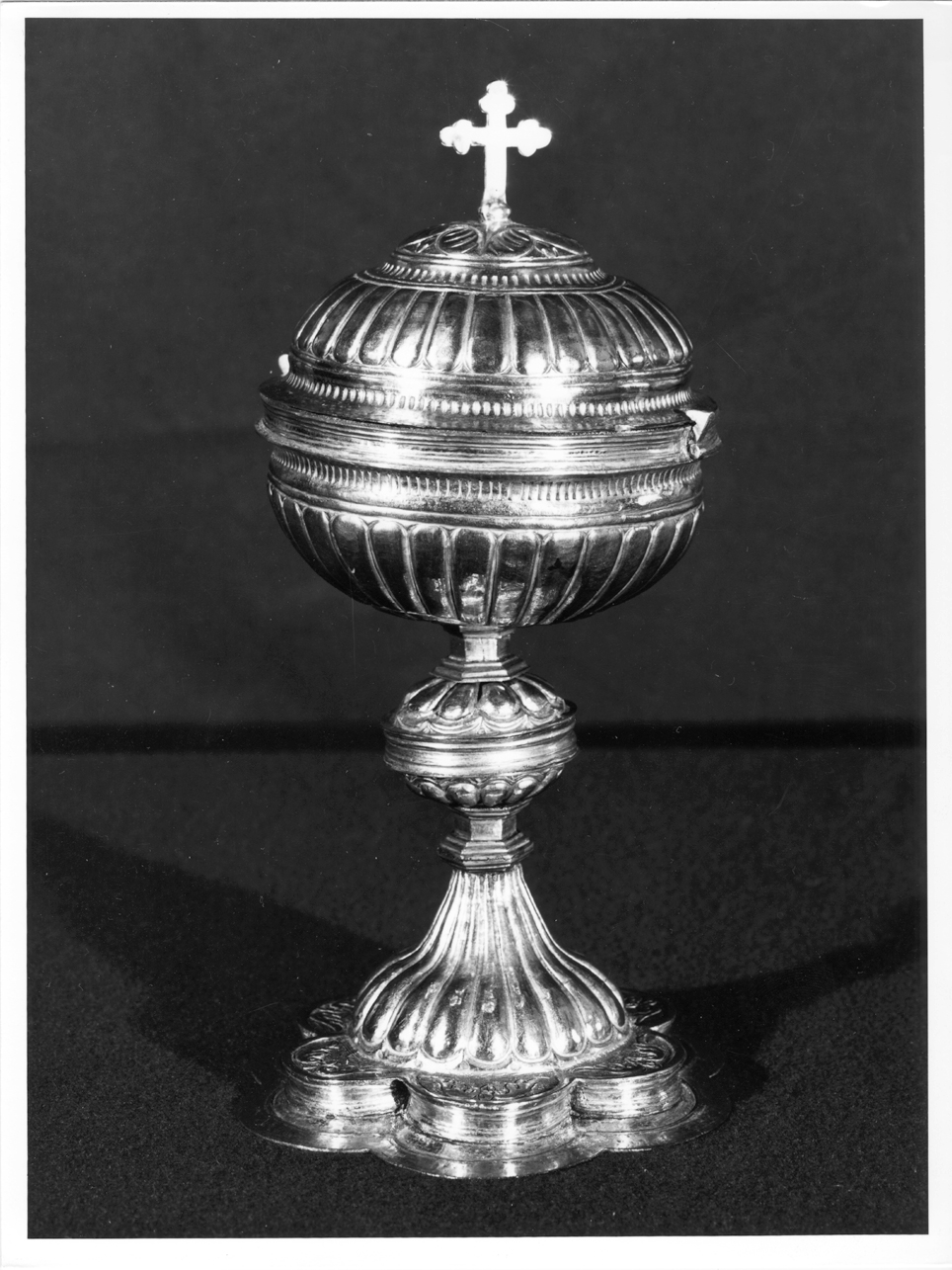 pisside, opera isolata - ambito bresciano (prima metà sec. XVI)