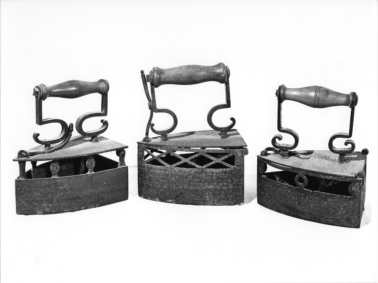 ferro da stiro, serie - ambito mantovano (sec. XVIII)