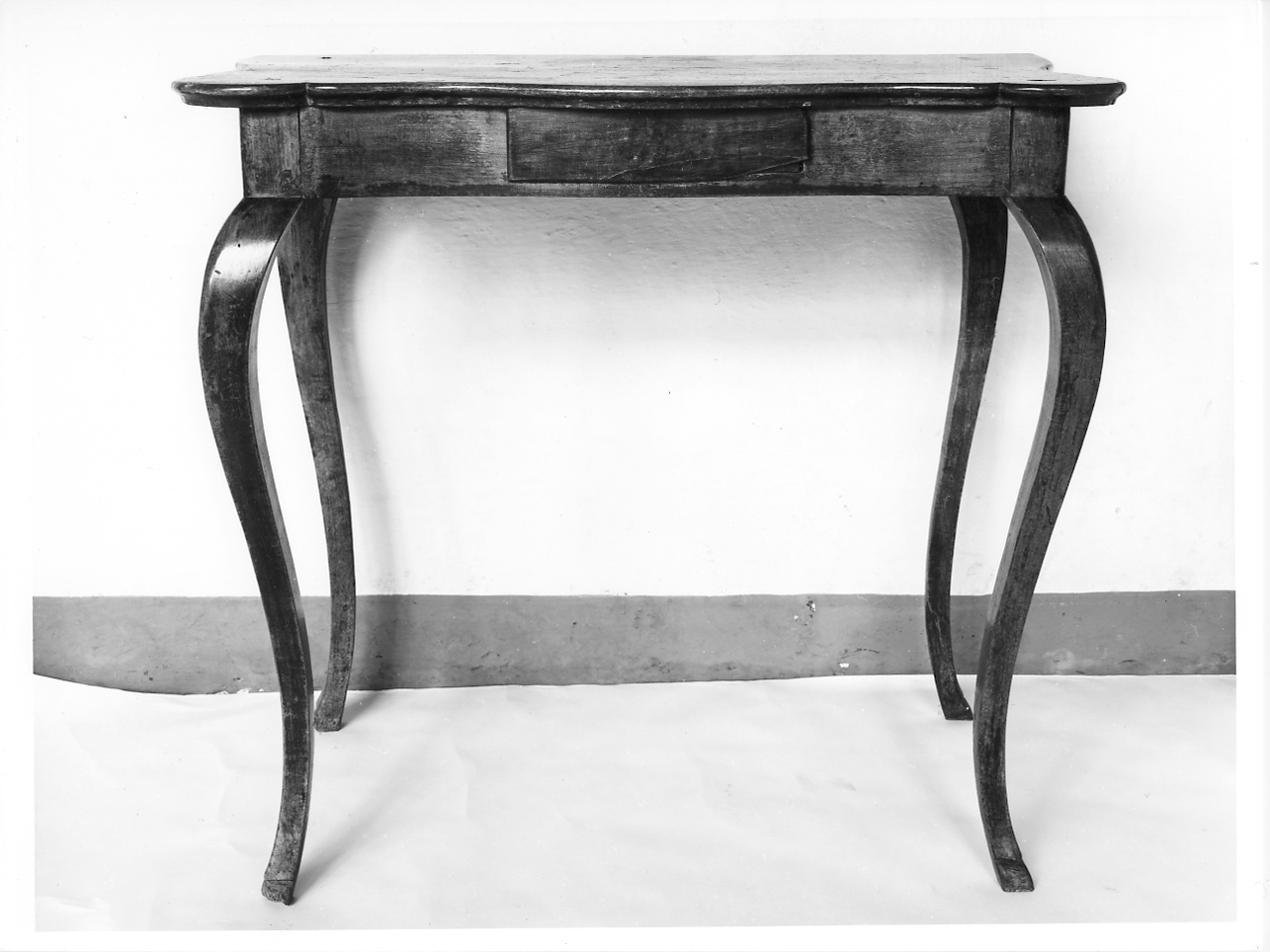 tavolino, opera isolata - ambito mantovano (sec. XVIII)