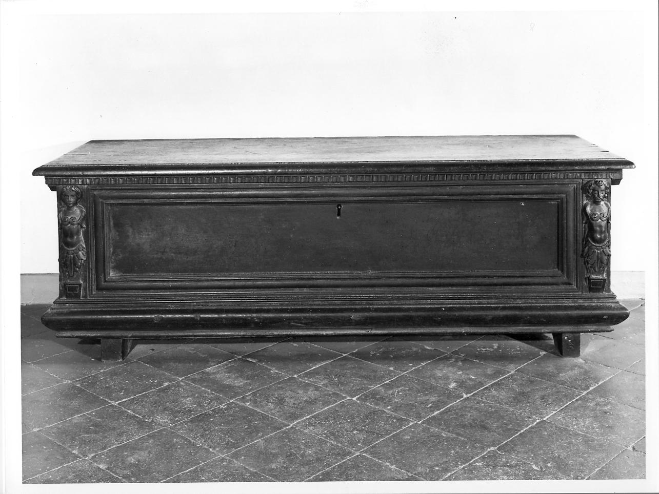 cassapanca, opera isolata - ambito lombardo (sec. XVII)