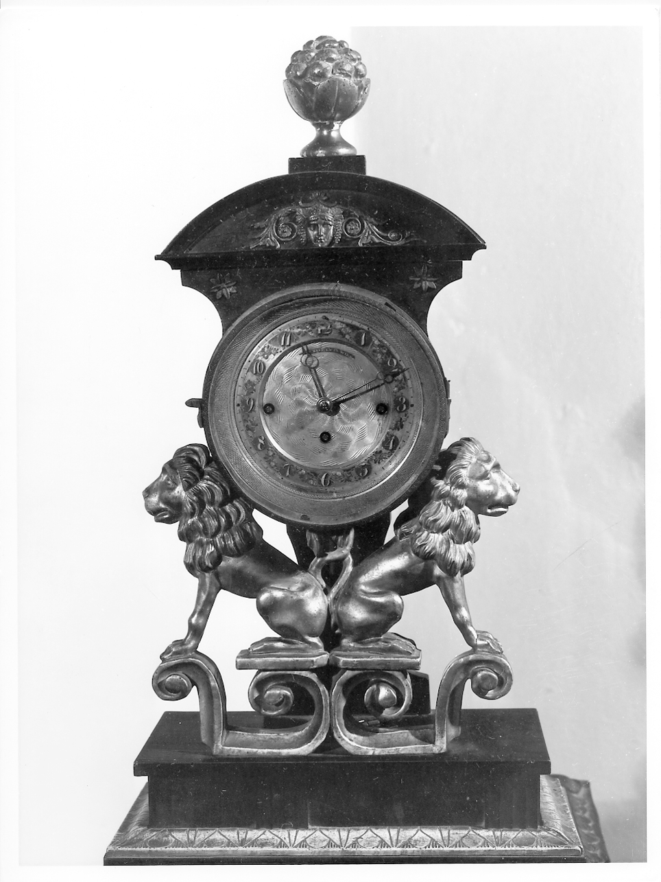 orologio - da tavolo, opera isolata - ambito viennese (prima metà sec. XIX)