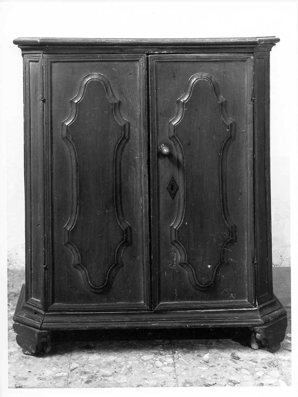 credenzina, opera isolata - ambito mantovano (seconda metà sec. XVII)