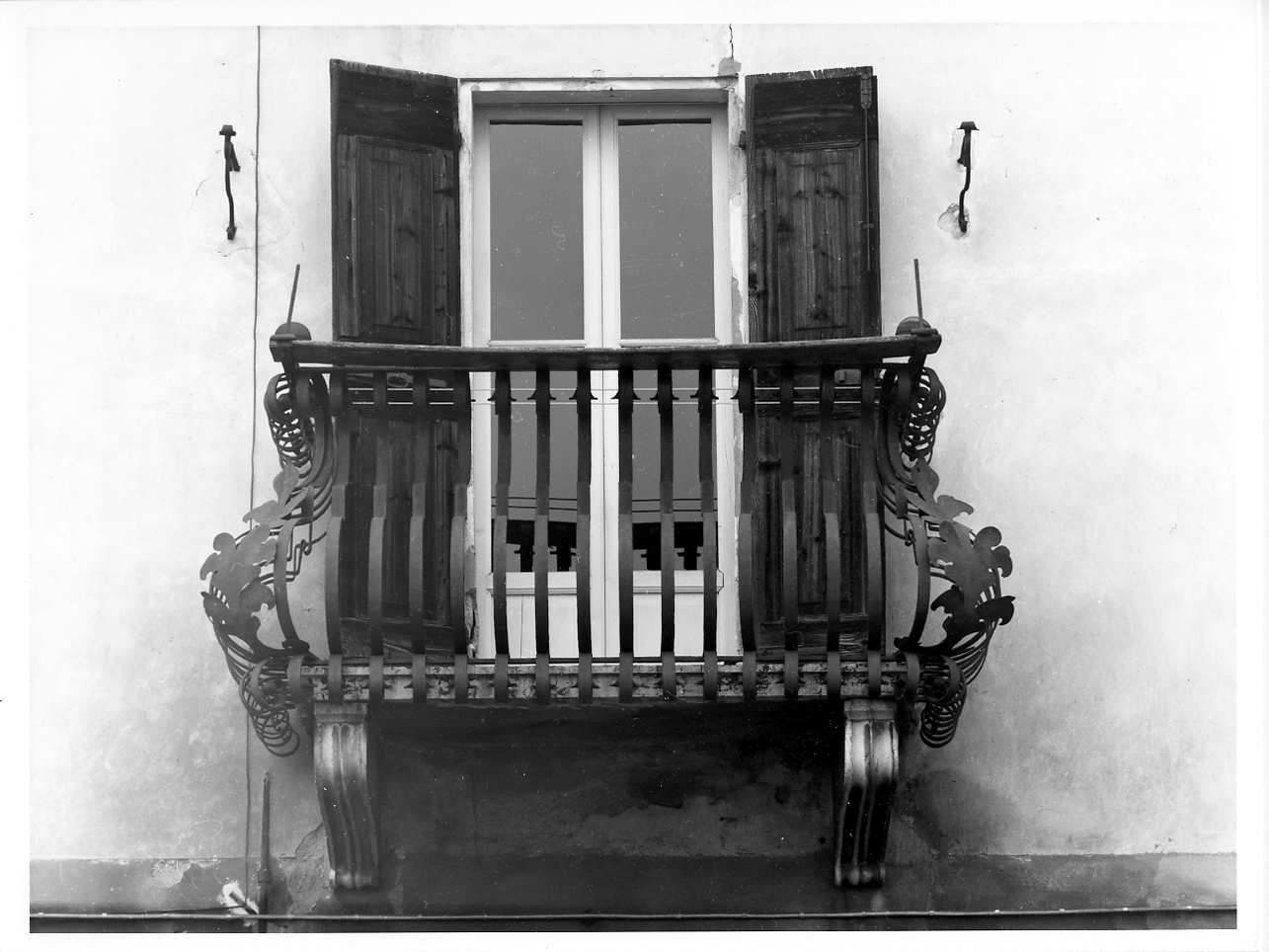 inferriata, opera isolata - ambito mantovano (sec. XVII)