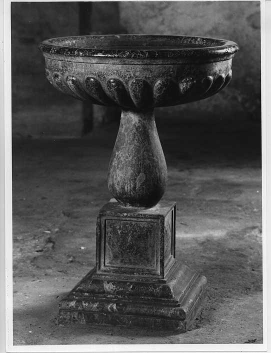 acquasantiera, opera isolata - ambito bresciano (sec. XVI)