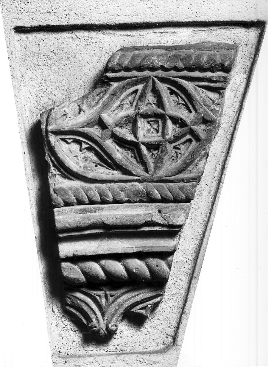 arco, frammento - ambito italiano (fine/inizio secc. XIV/ XV)