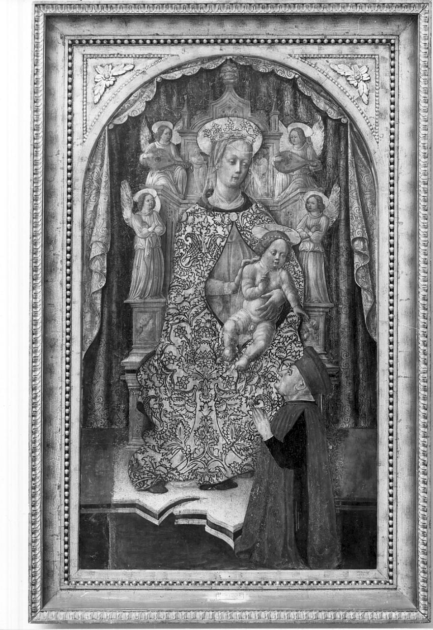 La madonna in trono con Bambino e devoto (dipinto, serie) di Bembo Benedetto (seconda metà sec. XV)