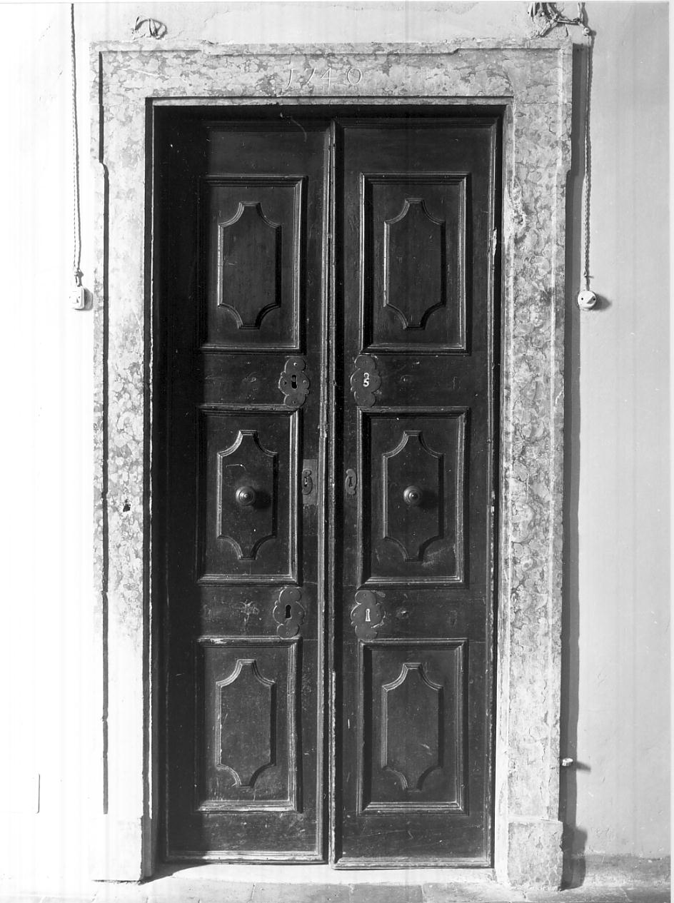 porta - a due battenti, opera isolata - ambito mantovano (prima metà sec. XVII)