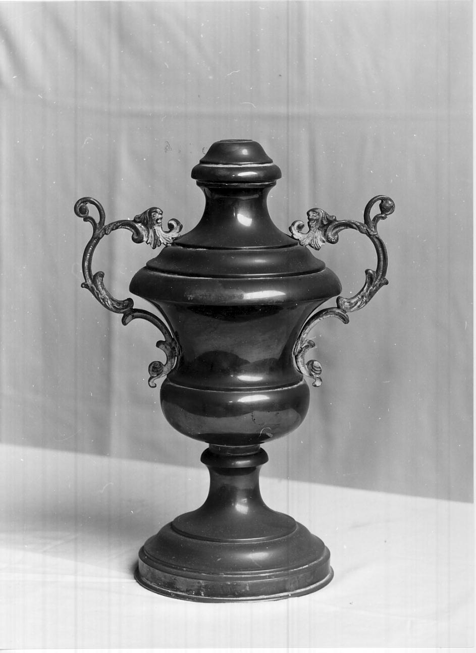 vaso d'altare con composizione floreale, serie - ambito lombardo (fine sec. XIX)