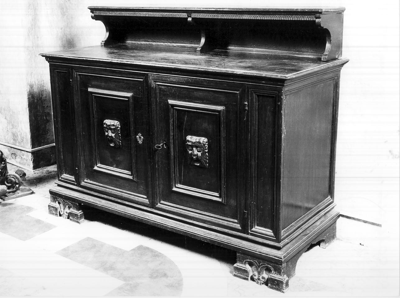 credenza, opera isolata - ambito italiano (sec. XVIII)