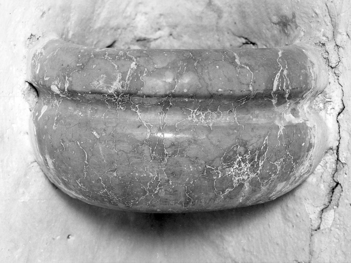 acquasantiera da parete, opera isolata - ambito lombardo (sec. XVII)