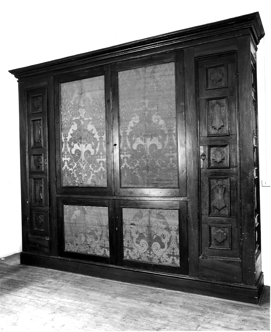 armadio, opera isolata - ambito mantovano (prima metà sec. XVIII)