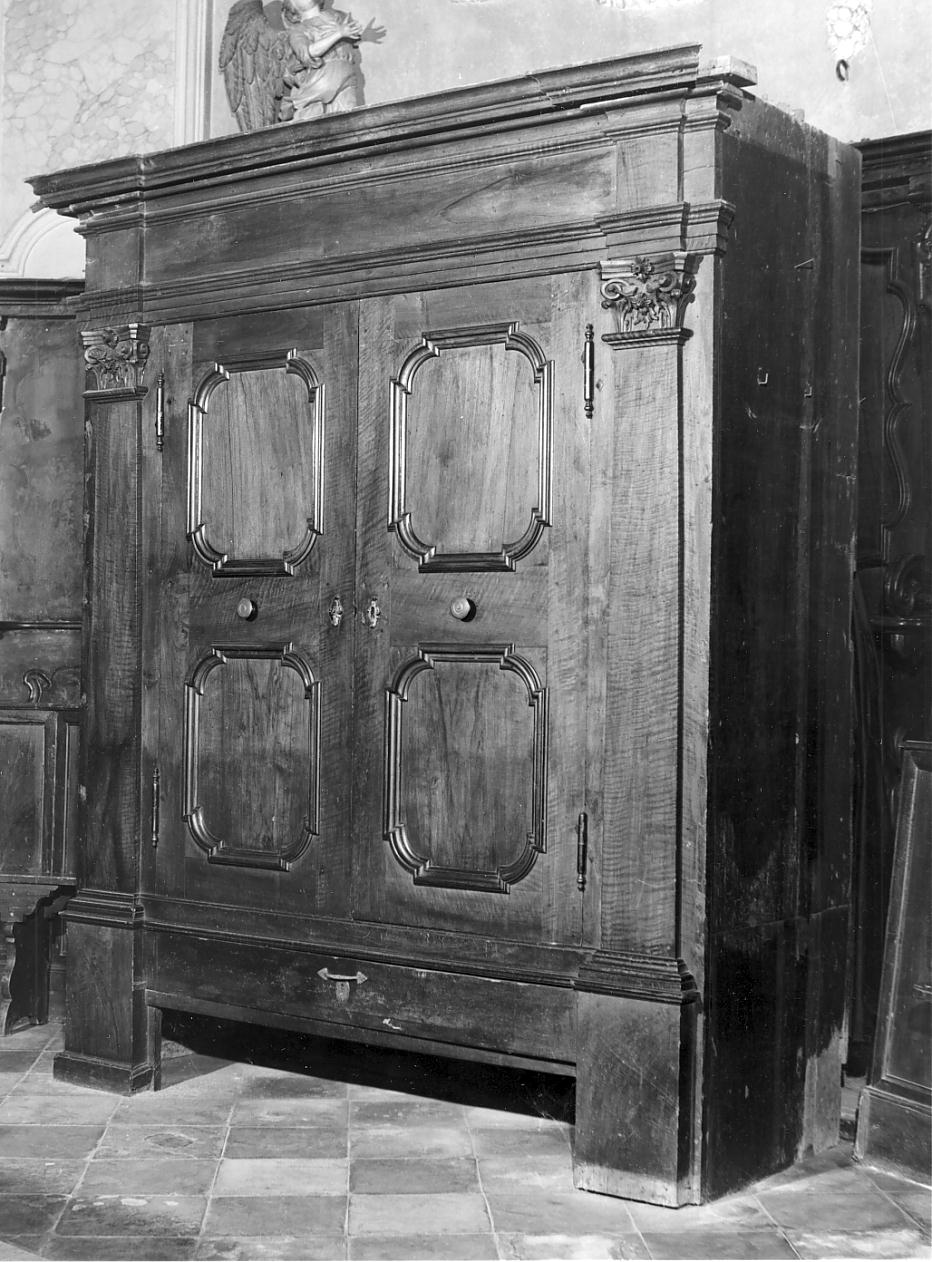 armadio, opera isolata - ambito italiano (sec. XVIII)