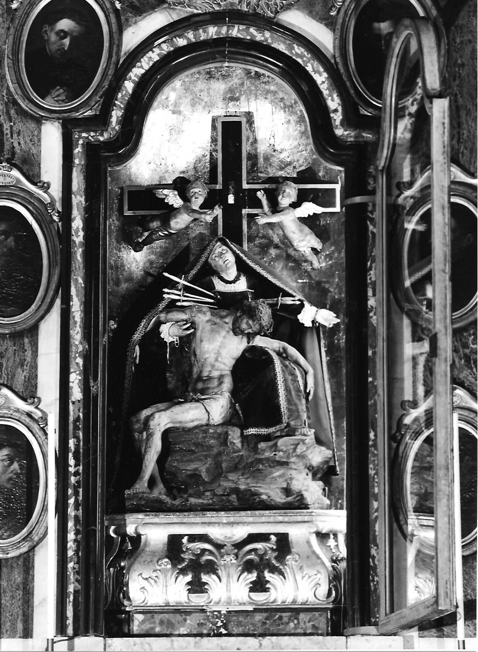 base di scultura, opera isolata - ambito mantovano (sec. XVIII)