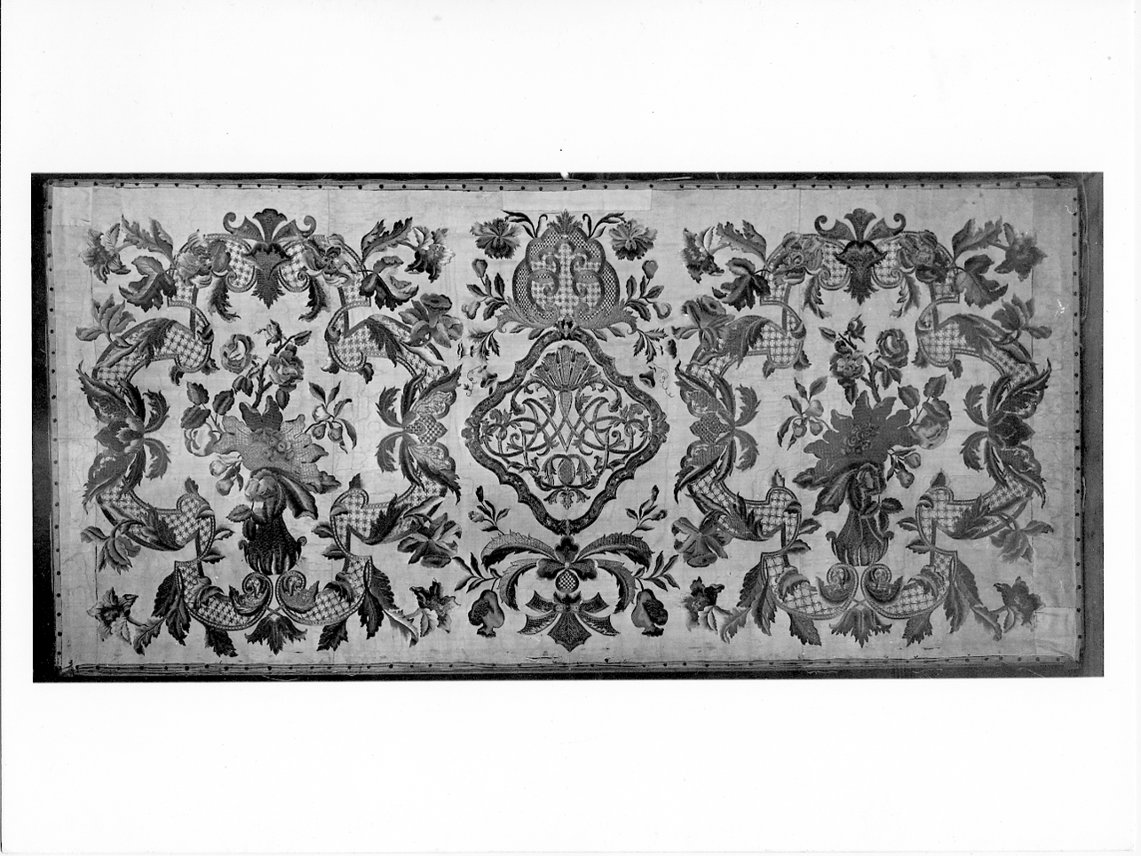 paliotto, opera isolata - manifattura mantovana (sec. XVIII)