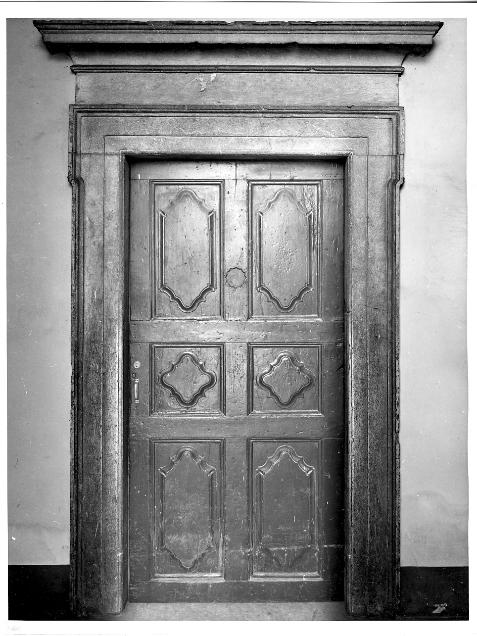 porta - ad un battente, opera isolata - ambito mantovano (sec. XVIII)