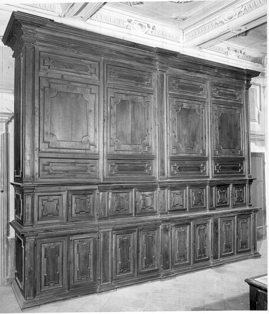 armadio da sacrestia, serie - ambito italiano (sec. XVIII)