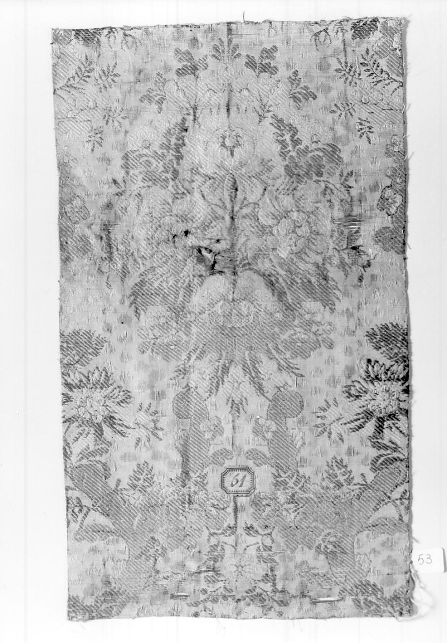 tessuto, frammento - manifattura italiana, manifattura francese (primo quarto sec. XVIII)