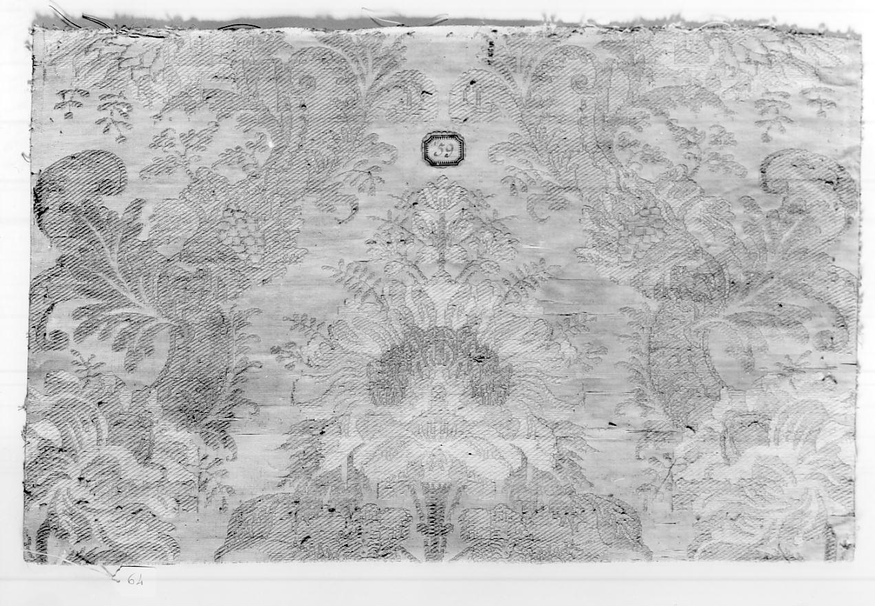 tessuto, frammento - manifattura italiana, manifattura francese (prima metà sec. XVIII)