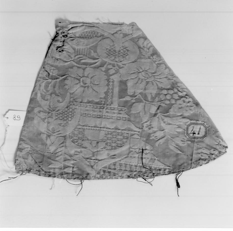 tessuto, frammento - manifattura italiana, manifattura francese (secondo quarto sec. XVIII)