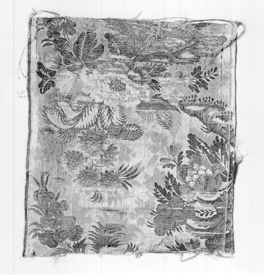 tessuto, frammento - manifattura italiana, manifattura francese (secondo quarto sec. XVIII)