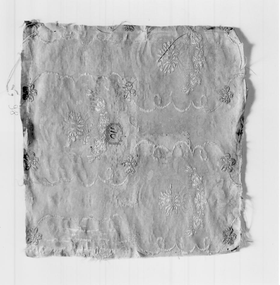 tessuto, frammento - manifattura italiana (secondo quarto sec. XVIII)