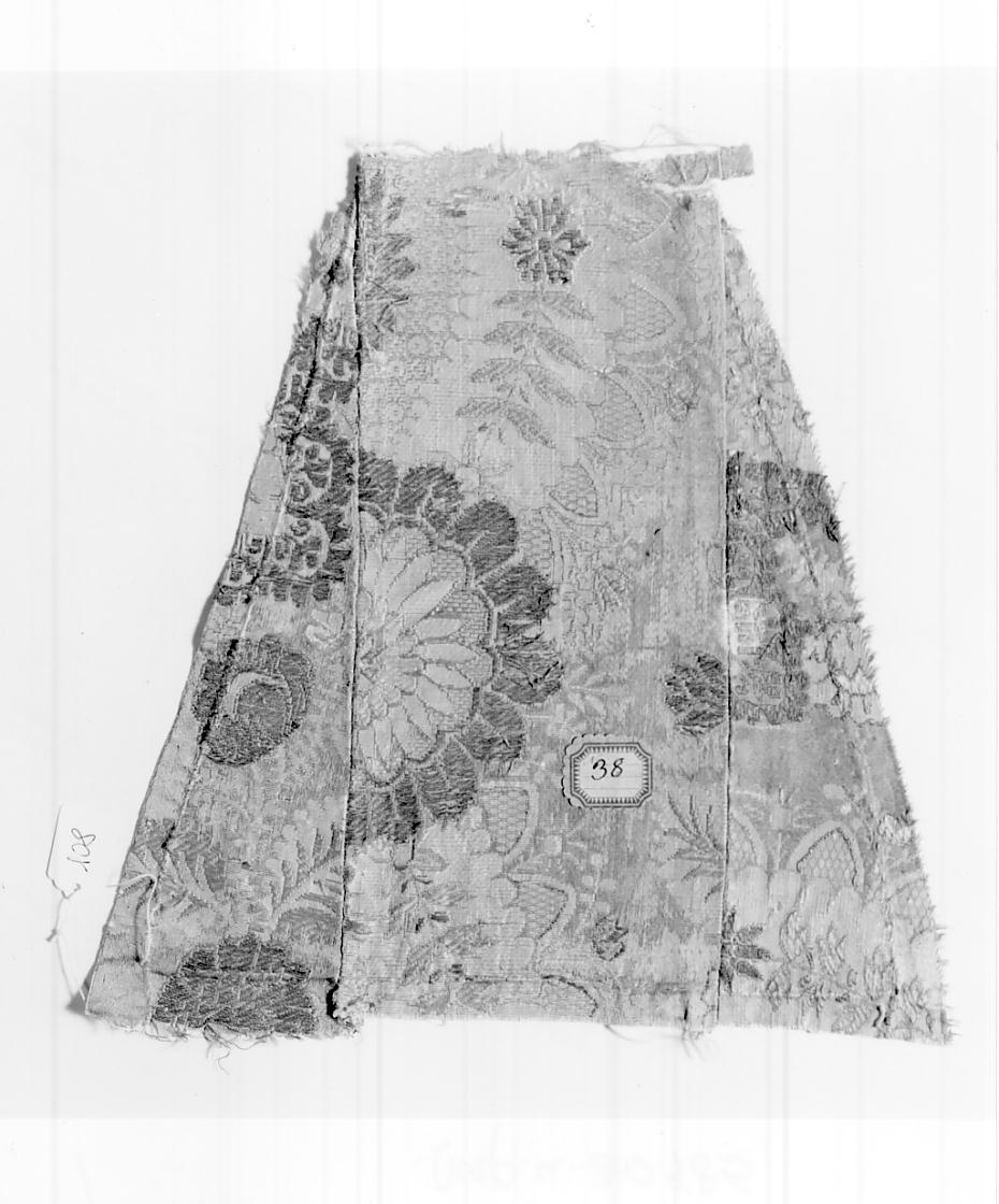 tessuto, frammento - manifattura italiana, manifattura francese (sec. XVIII)