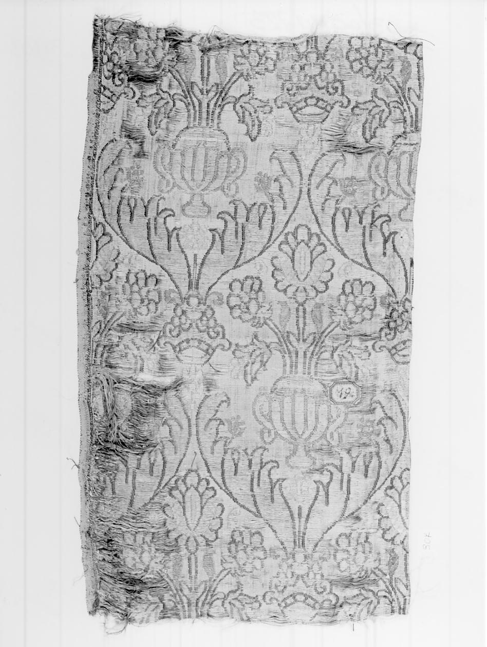 tessuto, frammento - manifattura italiana (prima metà sec. XVII)