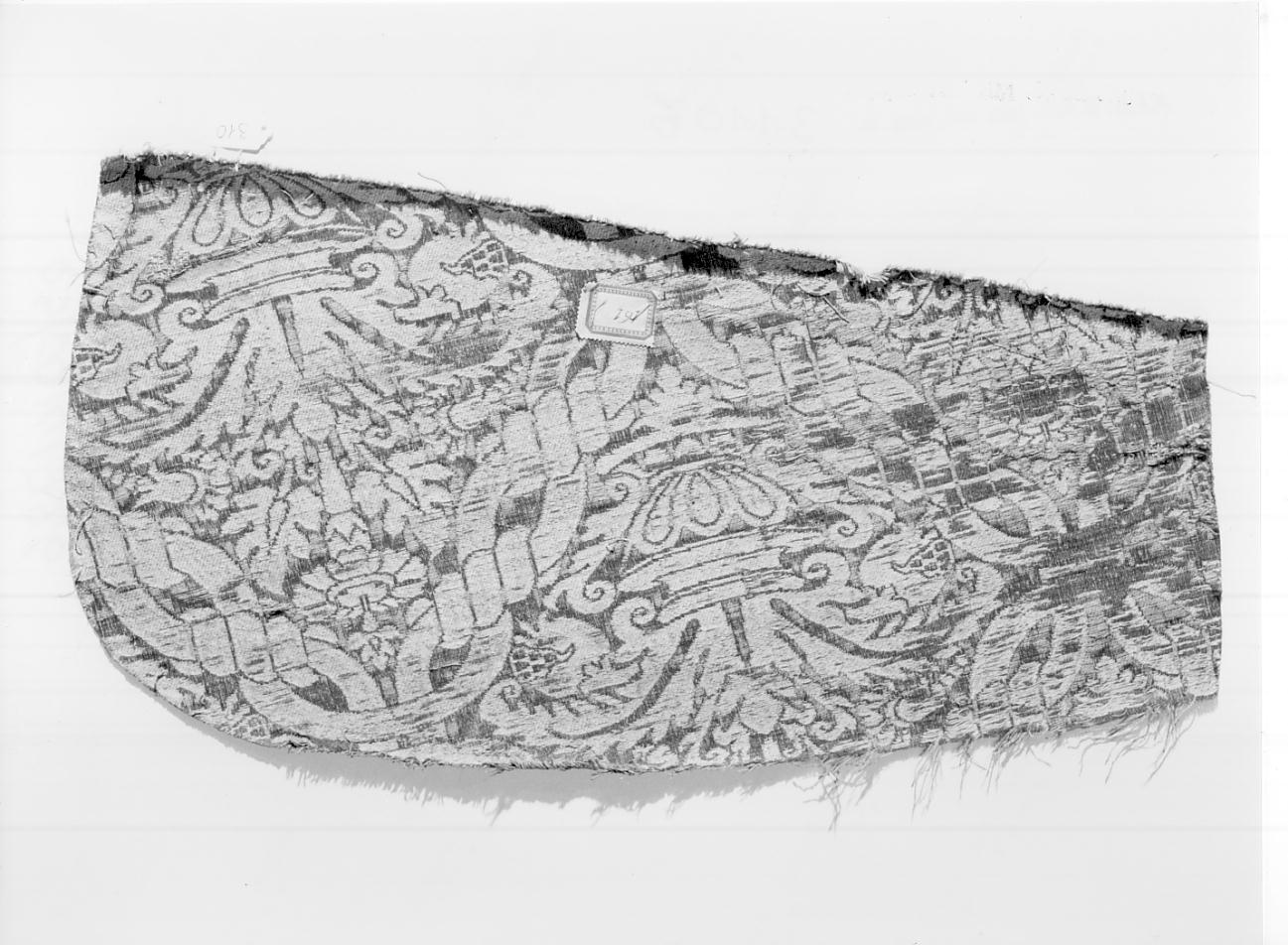 tessuto, frammento - manifattura italiana (seconda metà sec. XVI)