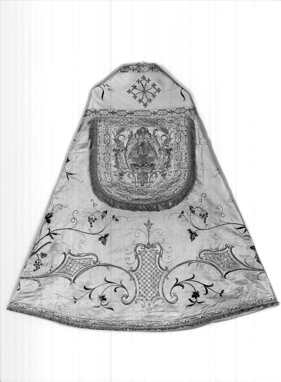 motivi decorativi geometrici e vegetali/ pellicano come simbolo di cristo (piviale, opera isolata) di Cardani Giuseppe Ditta (sec. XX)