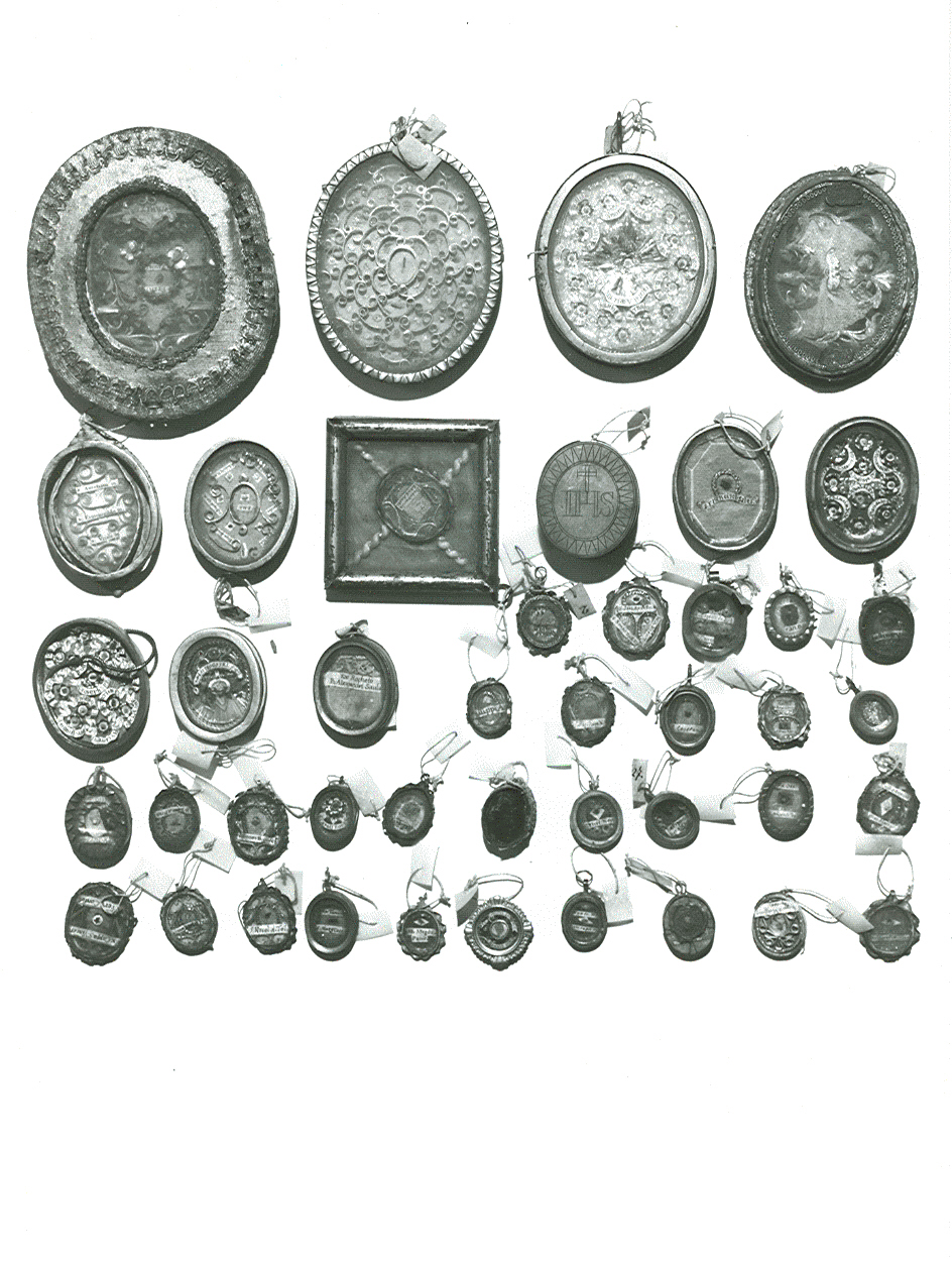 reliquiario a capsula - a medaglione, serie - ambito italiano (sec. XIX)