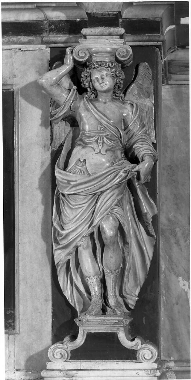 angeli reggimensa (statua, serie) di Carra Giovanni Antonio (attribuito) (sec. XVII)